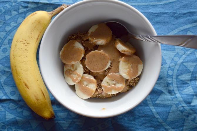 27 veganskih zajtrkov z visoko vsebnostjo beljakovin, ki bodo vaš dan začeli prav