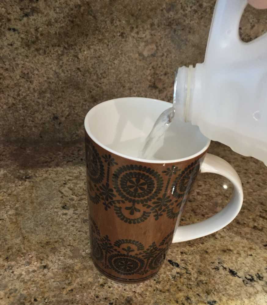 Cómo quitar las manchas de tu taza
