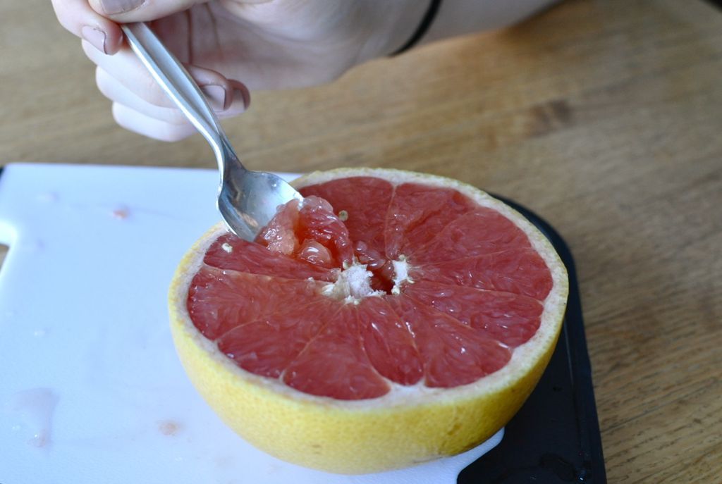 Как да изрежете грейпфрут