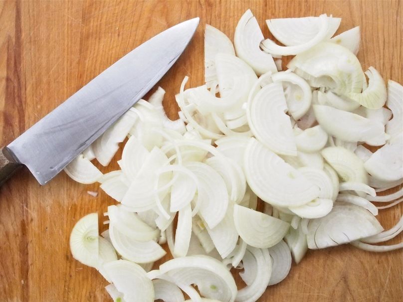 Jak pokroić cebulę bez płaczu
