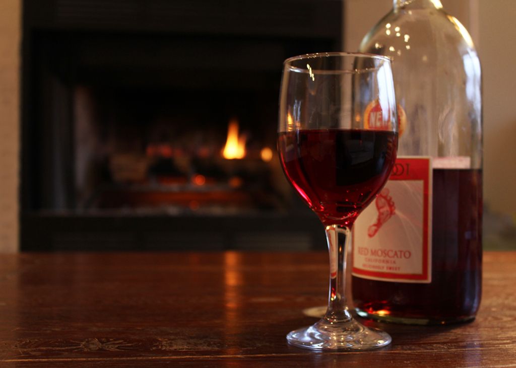 रेड, रेड वाइन: एक गिलास उठाने के लिए पांच कारण