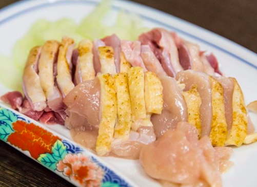 El sashimi de pollo es real y no estamos bien