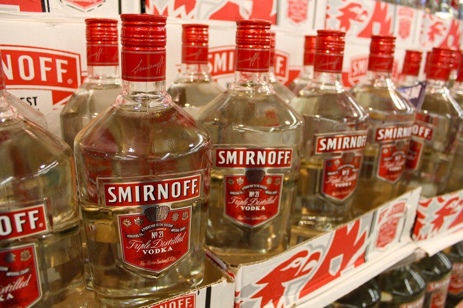 Smirnoff Vodkan hämmästyttävä historia