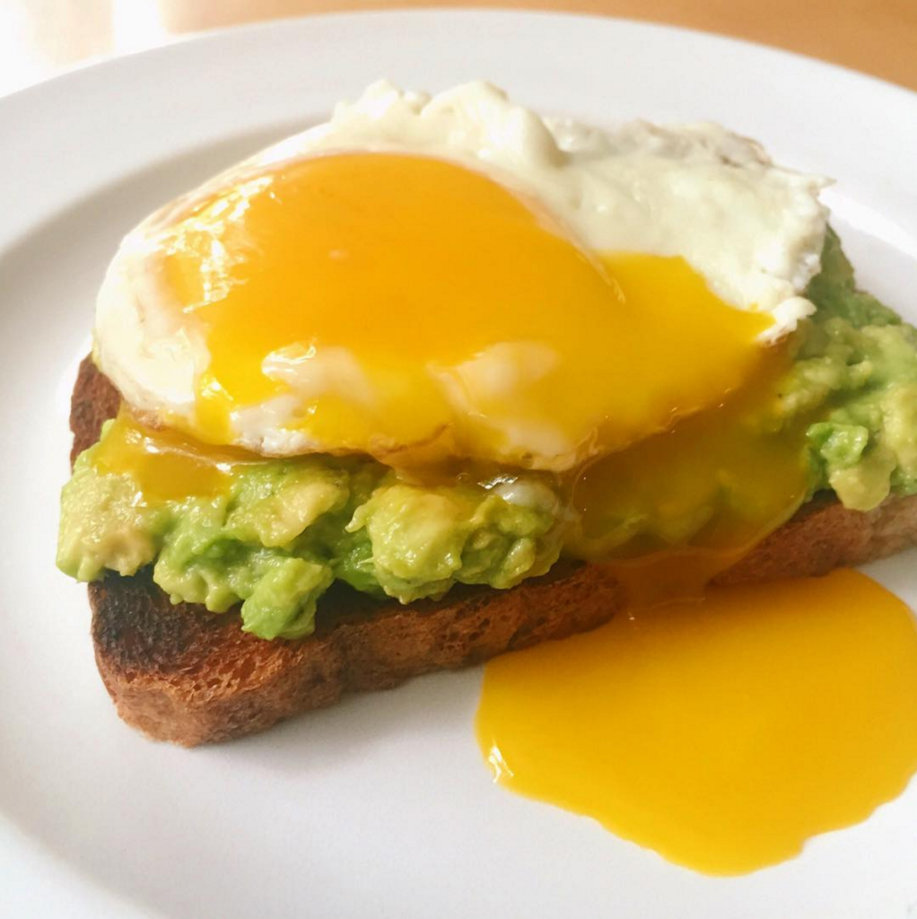 อาหารเช้าปราศจากกลูเตนโปรตีนสูง 7 มื้อเพื่อเริ่มต้นวันใหม่ของคุณ