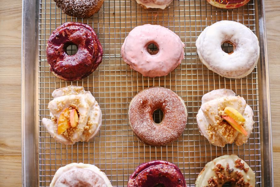De typer donuts, du bør vide, hvis du kalder dig selv en doughnut-elsker