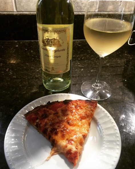 Какво вино трябва да пиете с любимата си пица