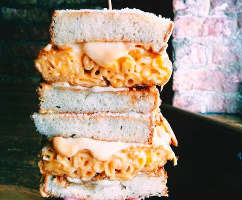 미국에서 가장 미친 구운 치즈 샌드위치 17 곳