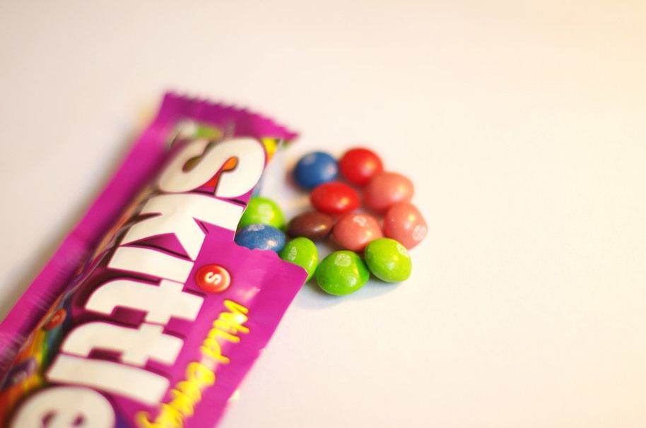 האם Skittles נטולי גלוטן? הנה מה שאתה צריך לדעת