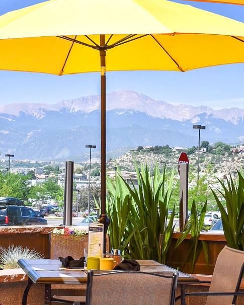 Nejlepší místa v Colorado Springs, kde můžete vzít své rodiče na jakékoli jídlo