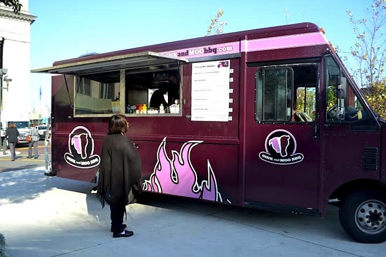 Oink & Moo BBQ Food Truck El mata a Philly
