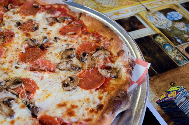 11 miest, ktoré podávajú najlepšiu bezlepkovú pizzu v New Yorku