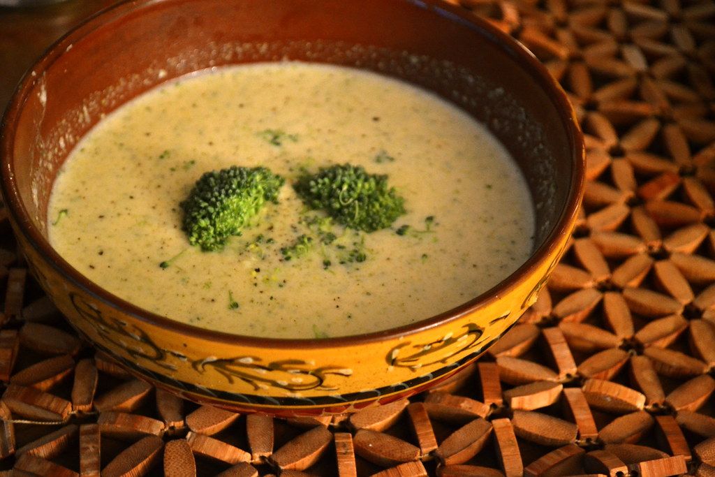 Parisa Soraya - Sopa de brócoli y queso cheddar