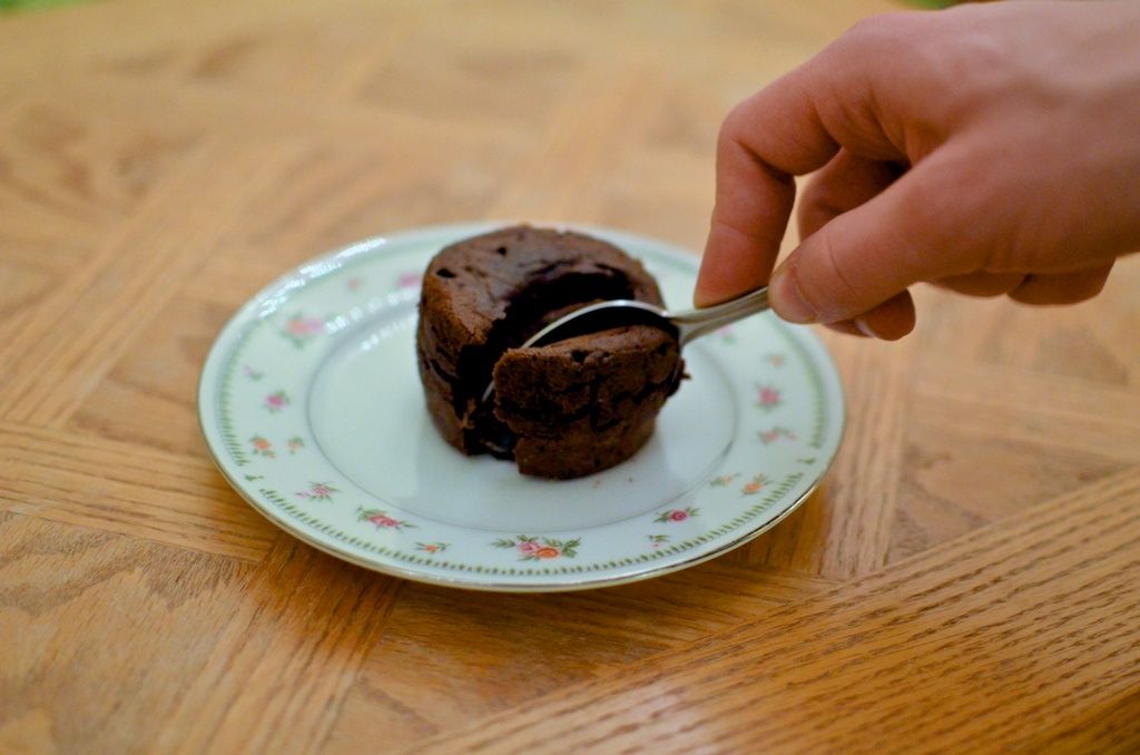 Izkausētas šokolādes lavas kūkas (vienai vai divām)